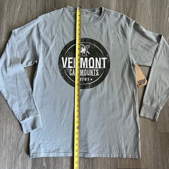 NWT Vermont Catamounts Long Sleeved T-Shirt Size M - Picture 3 of 6